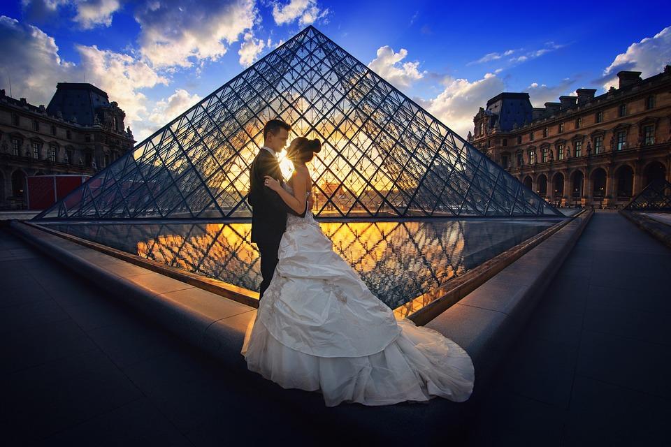 Surprising Ways To Pay For The Honeymoon Trip